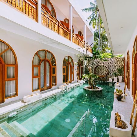 Yulaman Hotel Гілі-Траванган Екстер'єр фото